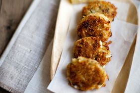 8 Ways to Serve Crab Cakes