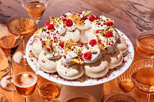 Caramelized White Chocolate Pavlova