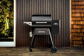 Traeger Grills Ironwood 650 Electric Wood Pellet Grill