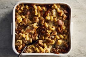 FRENCH ONION MAC AND CHEESE