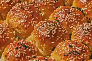 Khaliat Al Nahl (Honeycomb Buns)