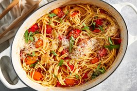 One-Pot Spaghetti with Cherry Tomatoes Melted in Garlic Butter