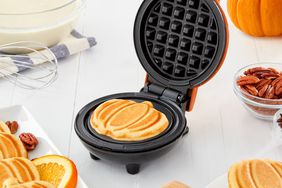 Pumpkin-shaped Cookware