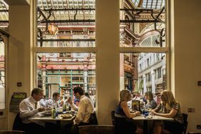 Leadenhall Market, people during the lunch time